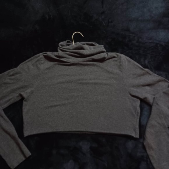 dark grey turtle neck grey top - Picture 1 of 7